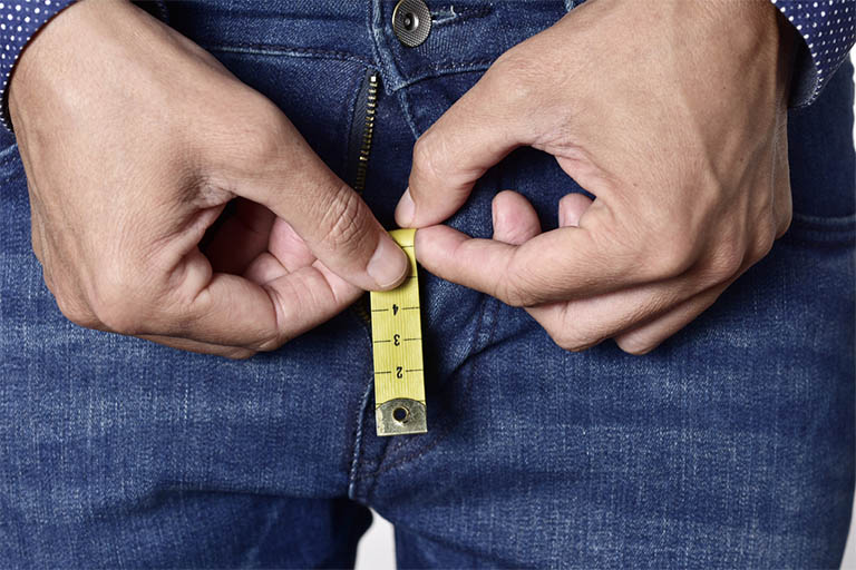 Nam giới béo phì thường có cảm giác dương vật nhỏ hơn bình thường